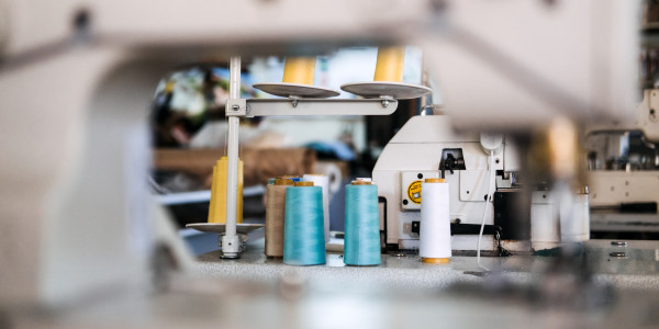Garras Robóticas a Medida / Manos Robot / Grippers / EOAT Isona i Conca Dellà · Grippers con Agujas para Textiles y Productos con Fibras