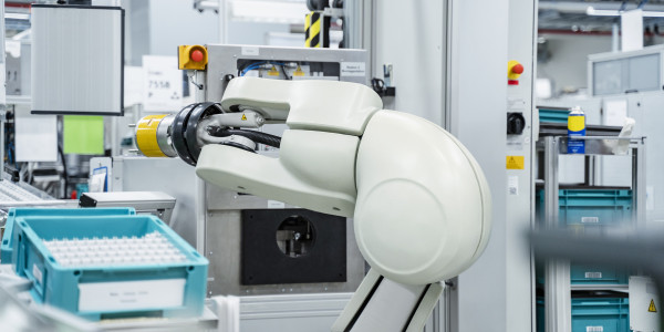 Robots Industriales / Robotización / Cobots Gavet de la Conca · Robot para Corte por Ultrasonidos / Soldado por Ultrasonidos